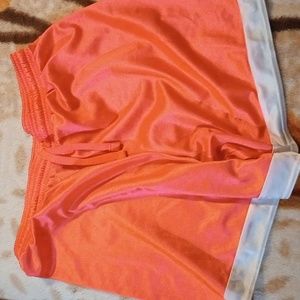 Another beautiful short for those people who love to exercise or for walking to